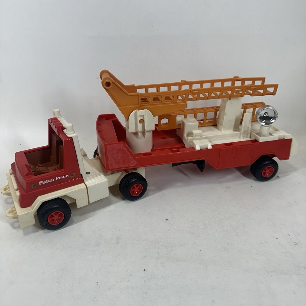 Fisher-Price Husky Helper Hook & Ladder FIRE TRUCK #319 Vintage‎ 1978
